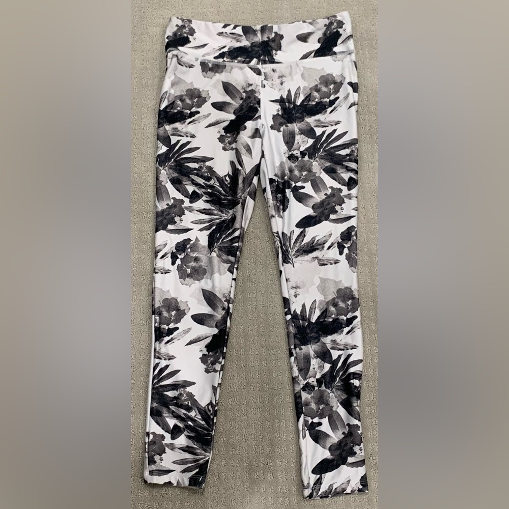 Jockey B&W Floral Yoga Pants/Leggings